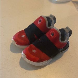 Toddler Nike slip on shoes